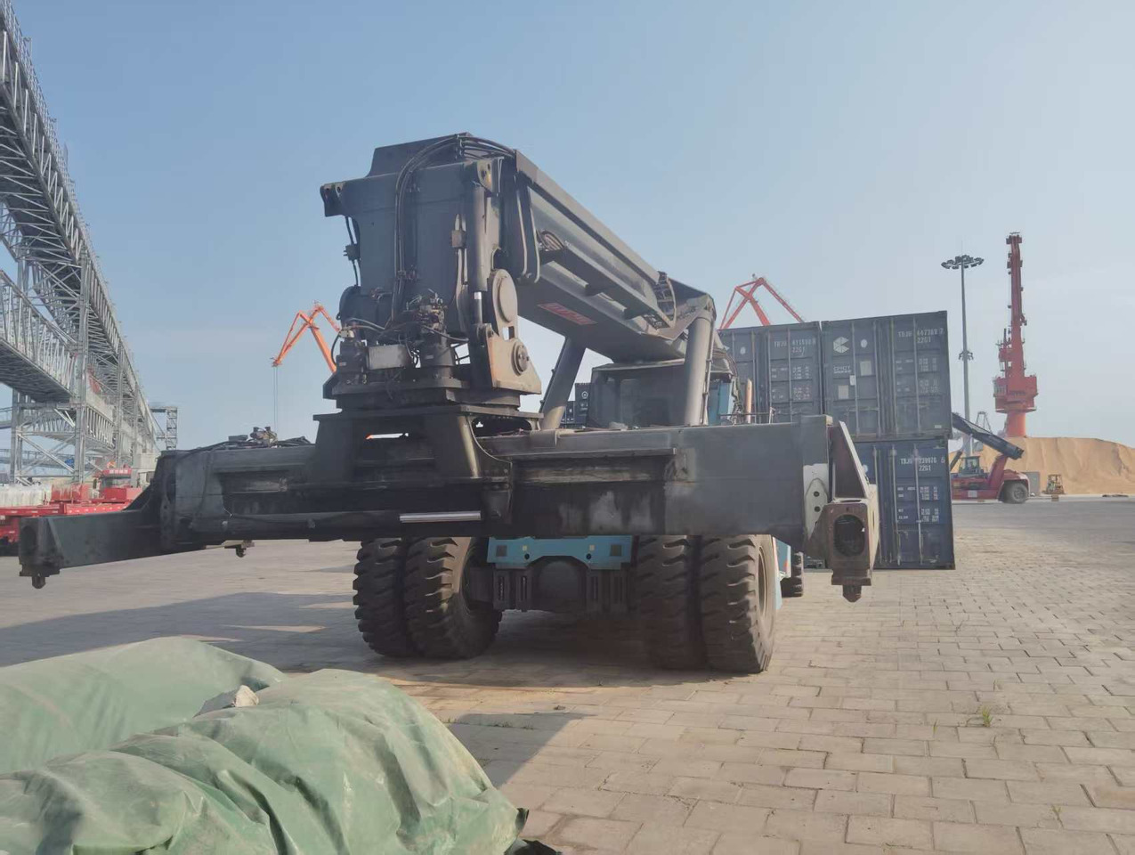 KONECRANES SMV 4531 TB5 45 TON CAPACITY - 리치 스태커 : 사진 3 KONECRANES SMV 4531 TB5 45 TON CAPACITY - 리치 스태커 : 사진 3