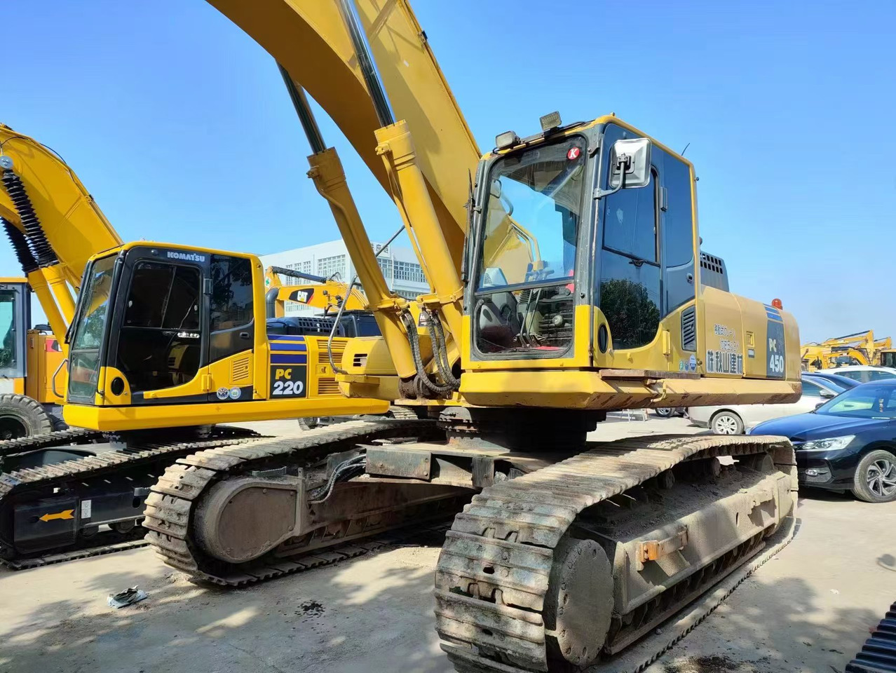 Komatsu PC450-8 - 크롤러 로더 : 사진 1 Komatsu PC450-8 - 크롤러 로더 : 사진 1