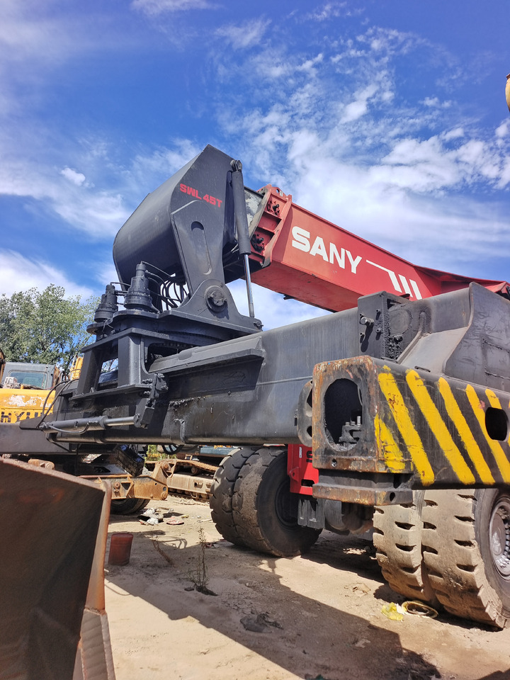 SANY SRSC45C23 45 TON - 리치 스태커 : 사진 2 SANY SRSC45C23 45 TON - 리치 스태커 : 사진 2