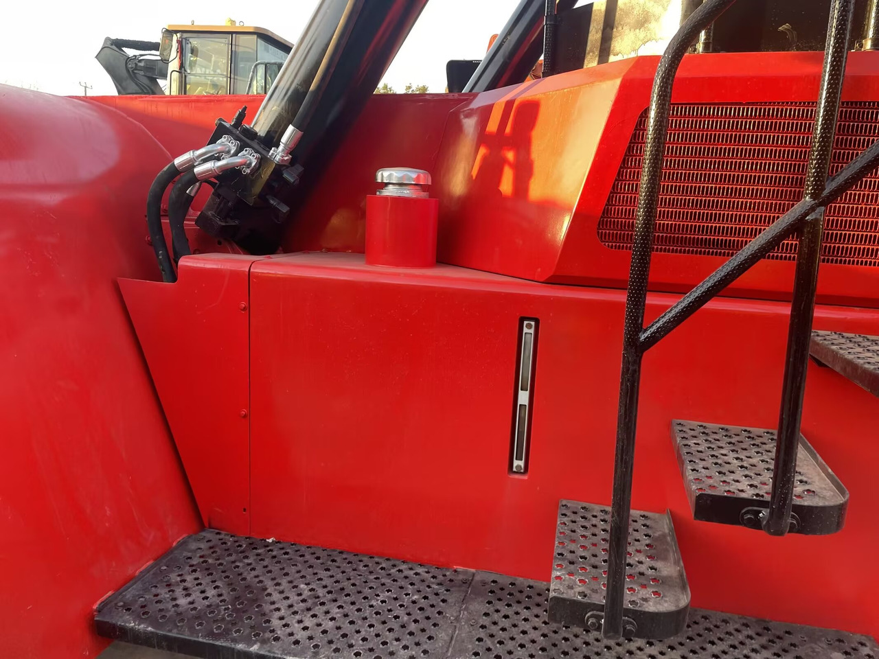 SANY SRSC45C30 45 TON CAPACITY - 리치 스태커 : 사진 4 SANY SRSC45C30 45 TON CAPACITY - 리치 스태커 : 사진 4