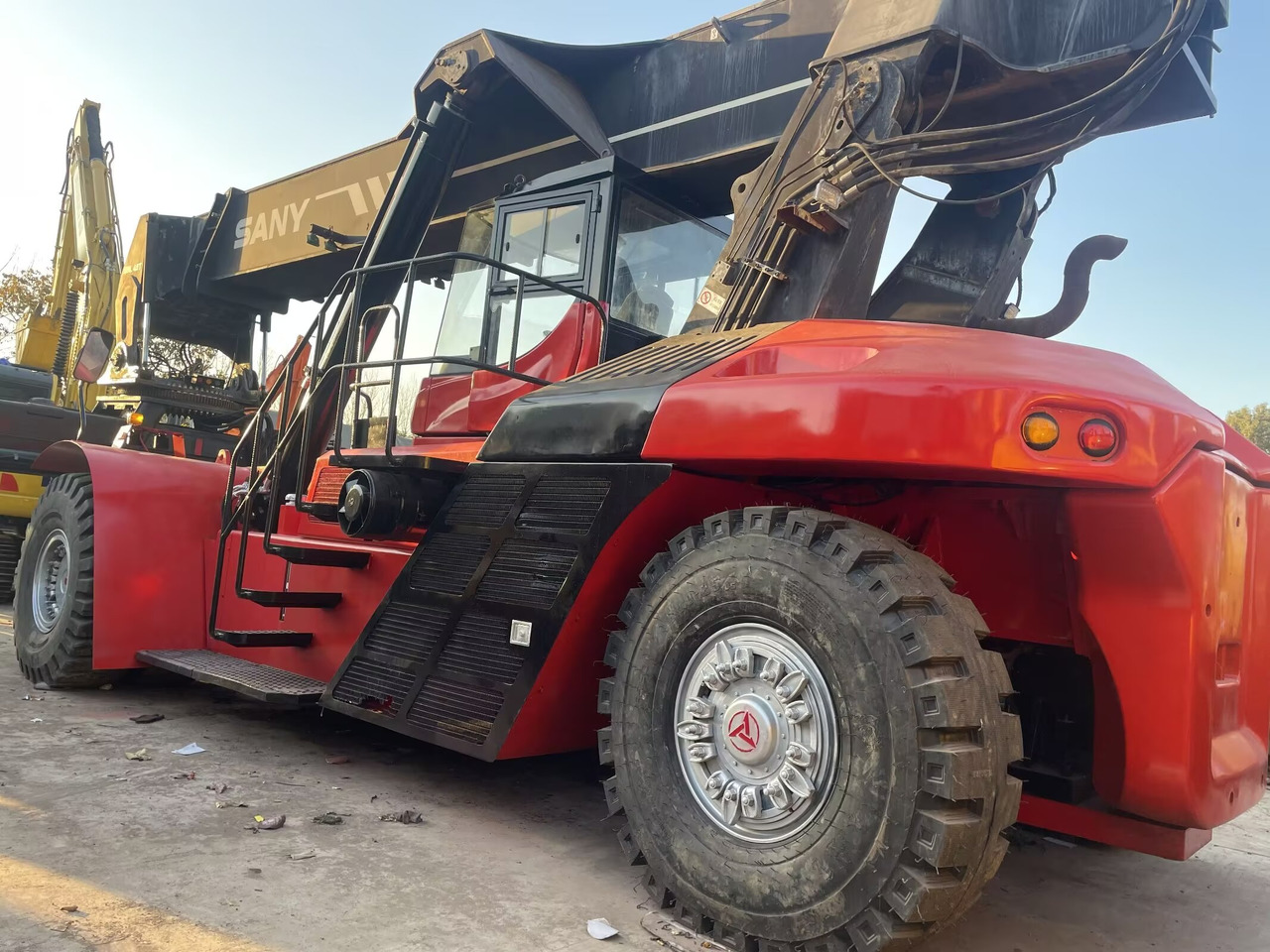 SANY SRSC45C30 - 리치 스태커 : 사진 1 SANY SRSC45C30 - 리치 스태커 : 사진 1