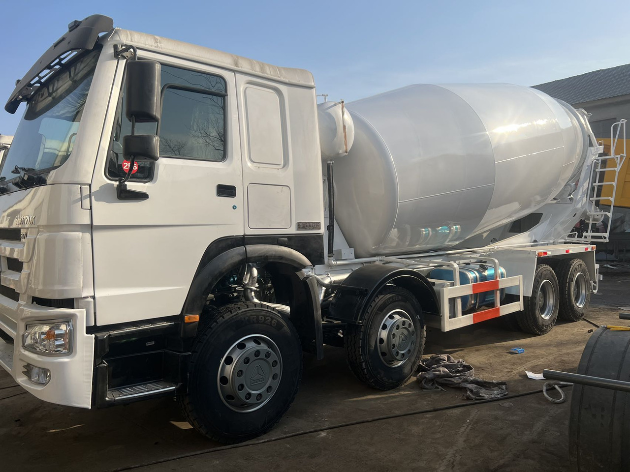 SINOTRUK HOWO 371 HP 16 CBM - 콘크리트 믹서 트럭 : 사진 1 SINOTRUK HOWO 371 HP 16 CBM - 콘크리트 믹서 트럭 : 사진 1