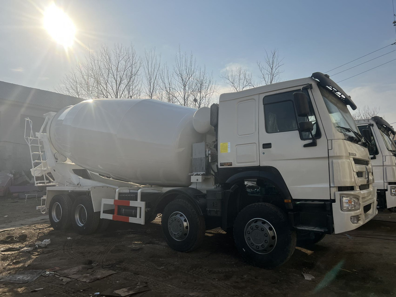 SINOTRUK HOWO 371 HP 16 CBM - 콘크리트 믹서 트럭 : 사진 4 SINOTRUK HOWO 371 HP 16 CBM - 콘크리트 믹서 트럭 : 사진 4