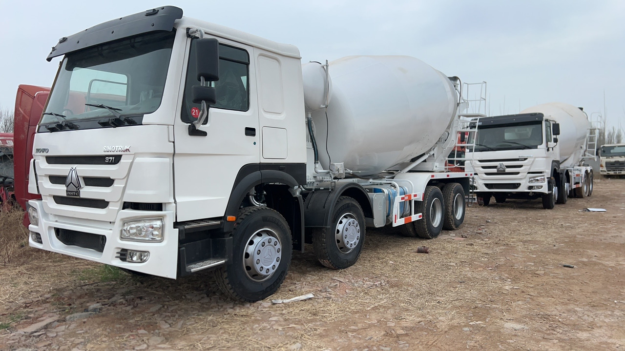 SINOTRUK HOWO 371HP 16CMB - 콘크리트 믹서 트럭 : 사진 5 SINOTRUK HOWO 371HP 16CMB - 콘크리트 믹서 트럭 : 사진 5