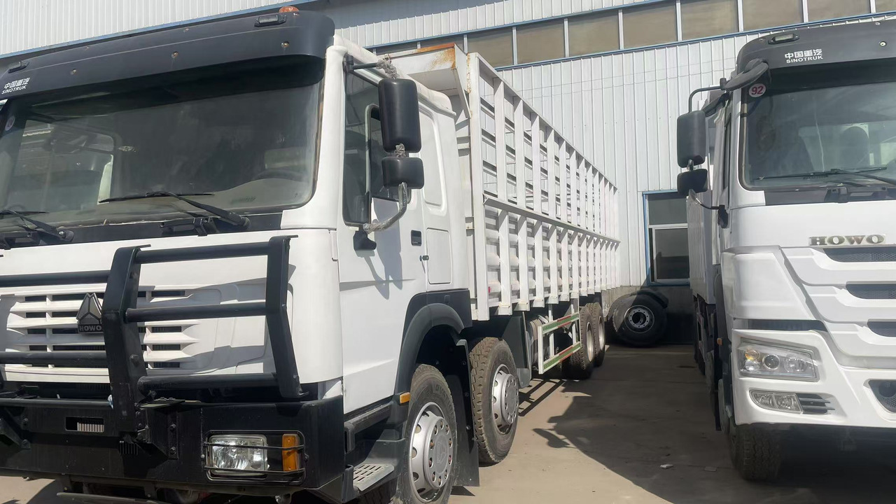 SINOTRUK HOWO 8*4 WITH FENCE 12 WHEELS TIRES 6*4 371 375 380 400 420 HP - 가축 트럭 : 사진 2 SINOTRUK HOWO 8*4 WITH FENCE 12 WHEELS TIRES 6*4 371 375 380 400 420 HP - 가축 트럭 : 사진 2