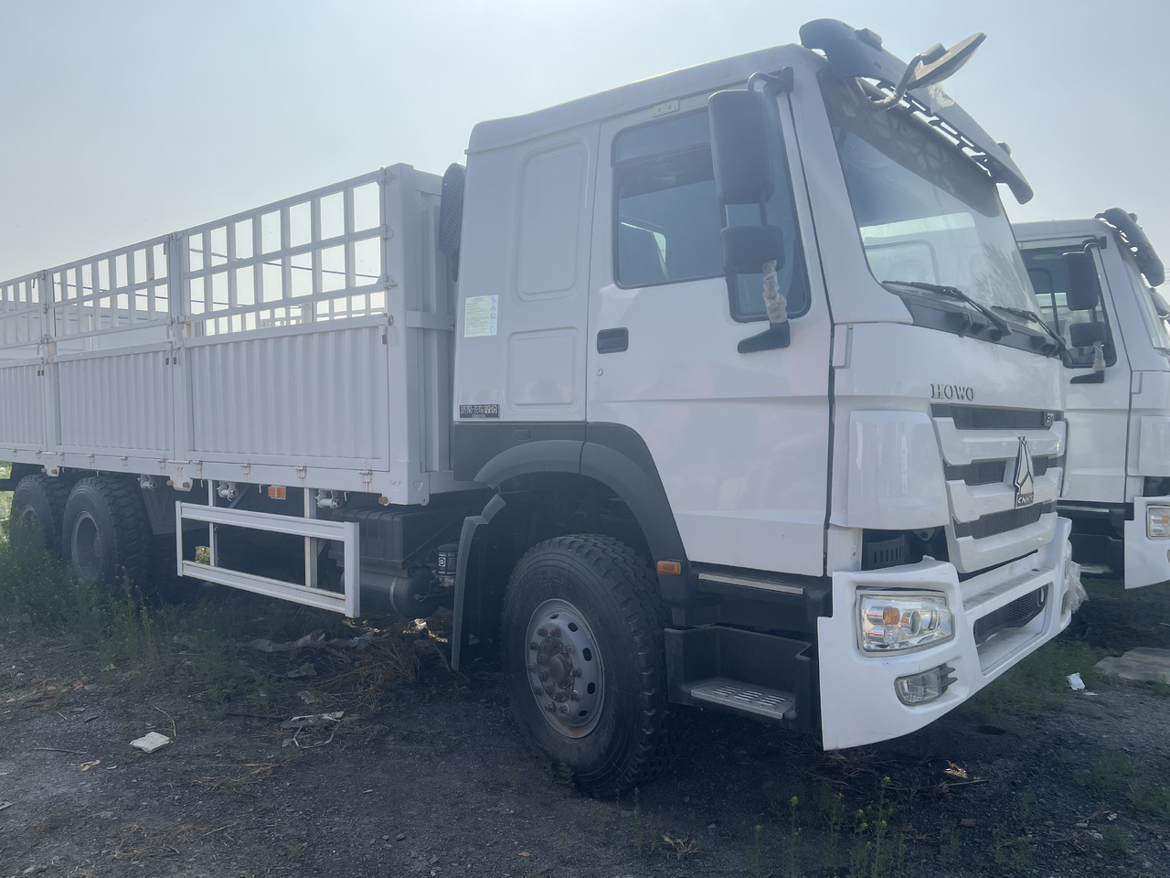 SINOTRUK HOWO Tipper Dump Truck with Fence 6*4 8*4 - 가축 트럭 : 사진 3 SINOTRUK HOWO Tipper Dump Truck with Fence 6*4 8*4 - 가축 트럭 : 사진 3