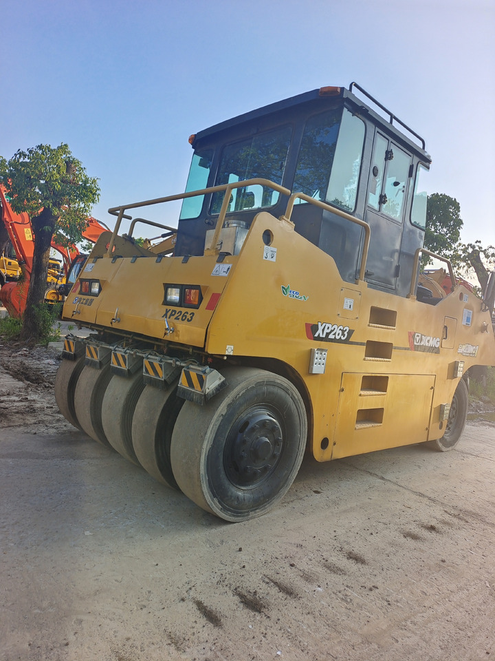 XCMG XP263 - 공압 롤러 : 사진 1 XCMG XP263 - 공압 롤러 : 사진 1