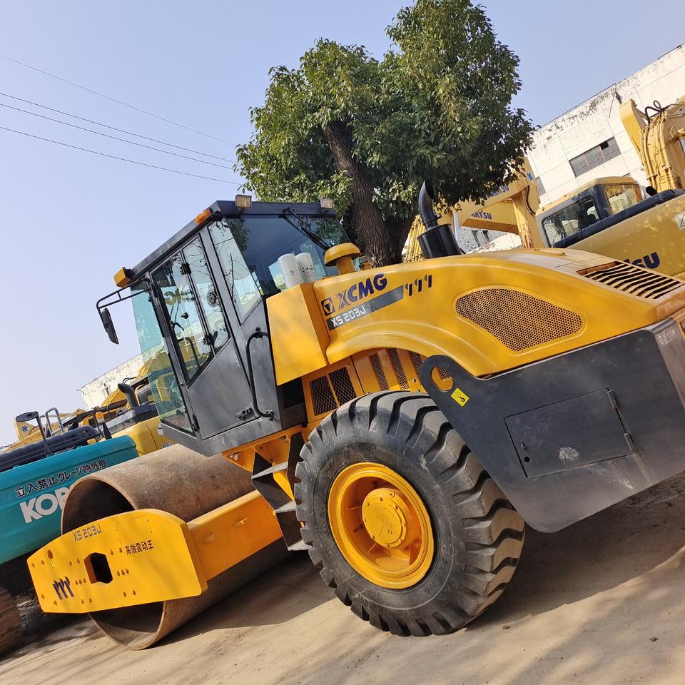 XCMG XS 203J - 로드 롤러 : 사진 2 XCMG XS 203J - 로드 롤러 : 사진 2