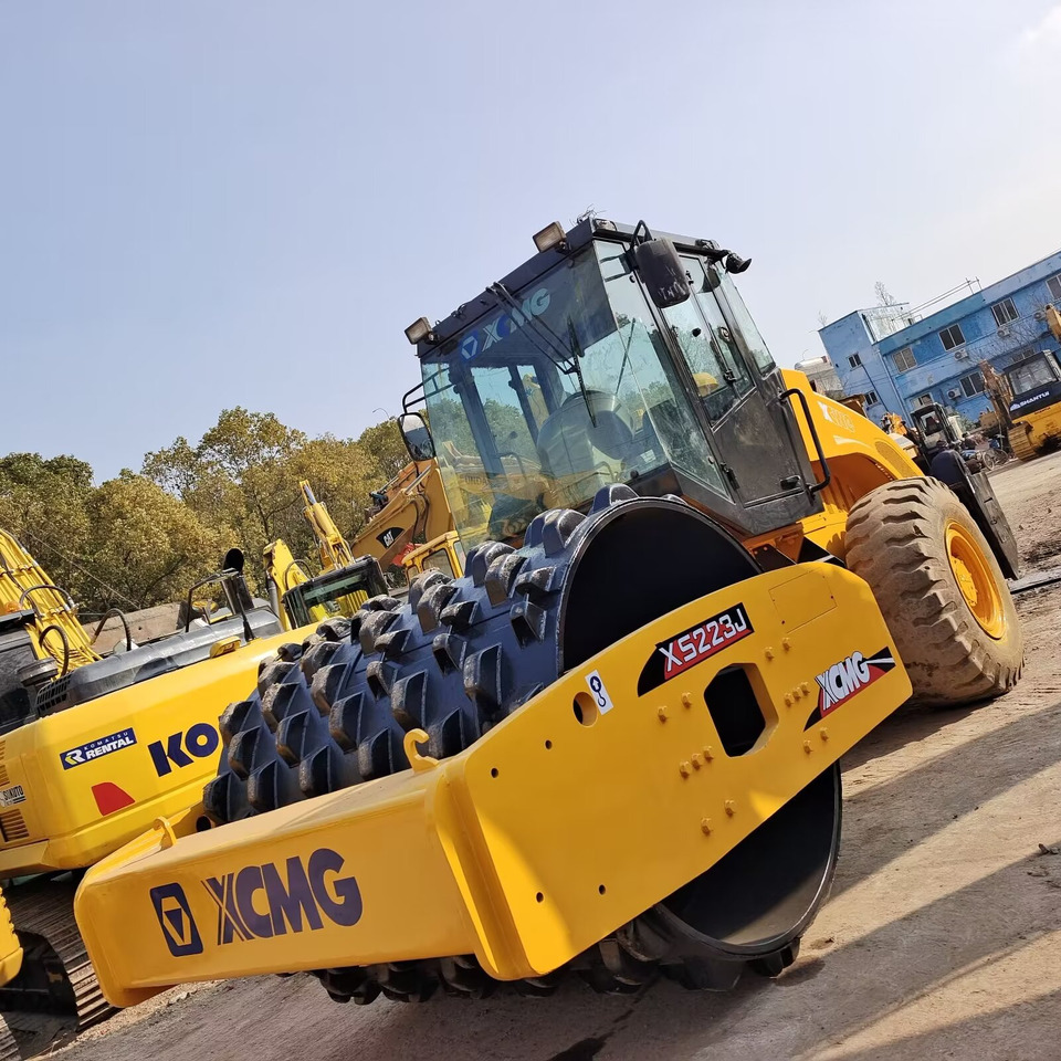 XCMG XS223J Goat Horn Vibratory Roller Compactor - 로드 롤러 : 사진 5 XCMG XS223J Goat Horn Vibratory Roller Compactor - 로드 롤러 : 사진 5
