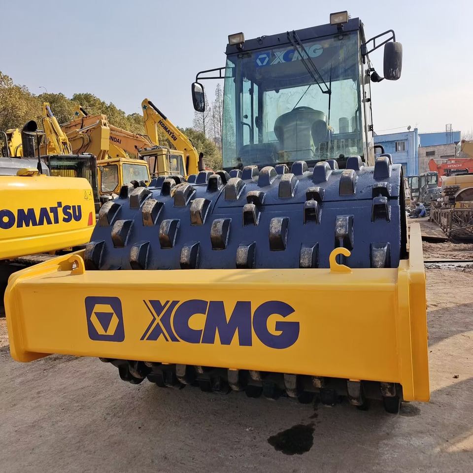 XCMG XS223J WITH SHEEPFOOT DRUM - 로드 롤러 : 사진 1 XCMG XS223J WITH SHEEPFOOT DRUM - 로드 롤러 : 사진 1