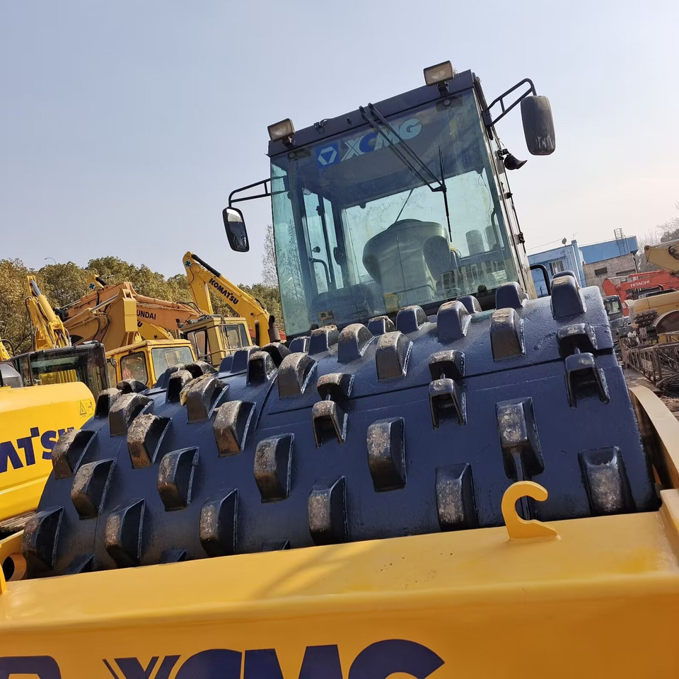 XCMG XS223J with SHEEP HORN - 로드 롤러 : 사진 2 XCMG XS223J with SHEEP HORN - 로드 롤러 : 사진 2