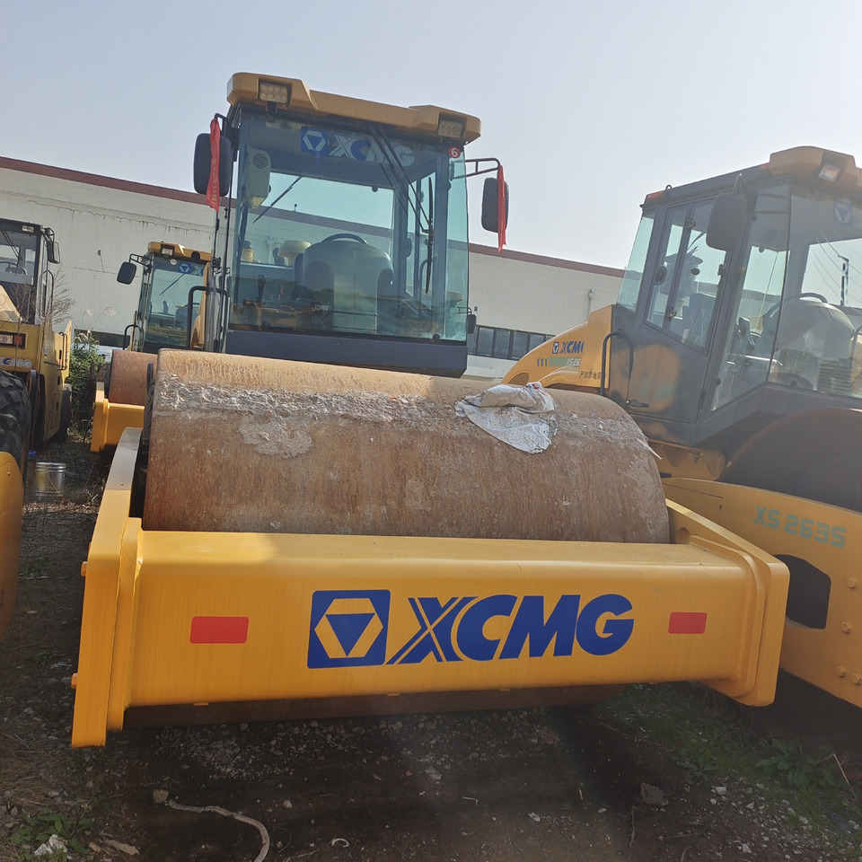 XCMG XS223J - 로드 롤러 : 사진 4 XCMG XS223J - 로드 롤러 : 사진 4