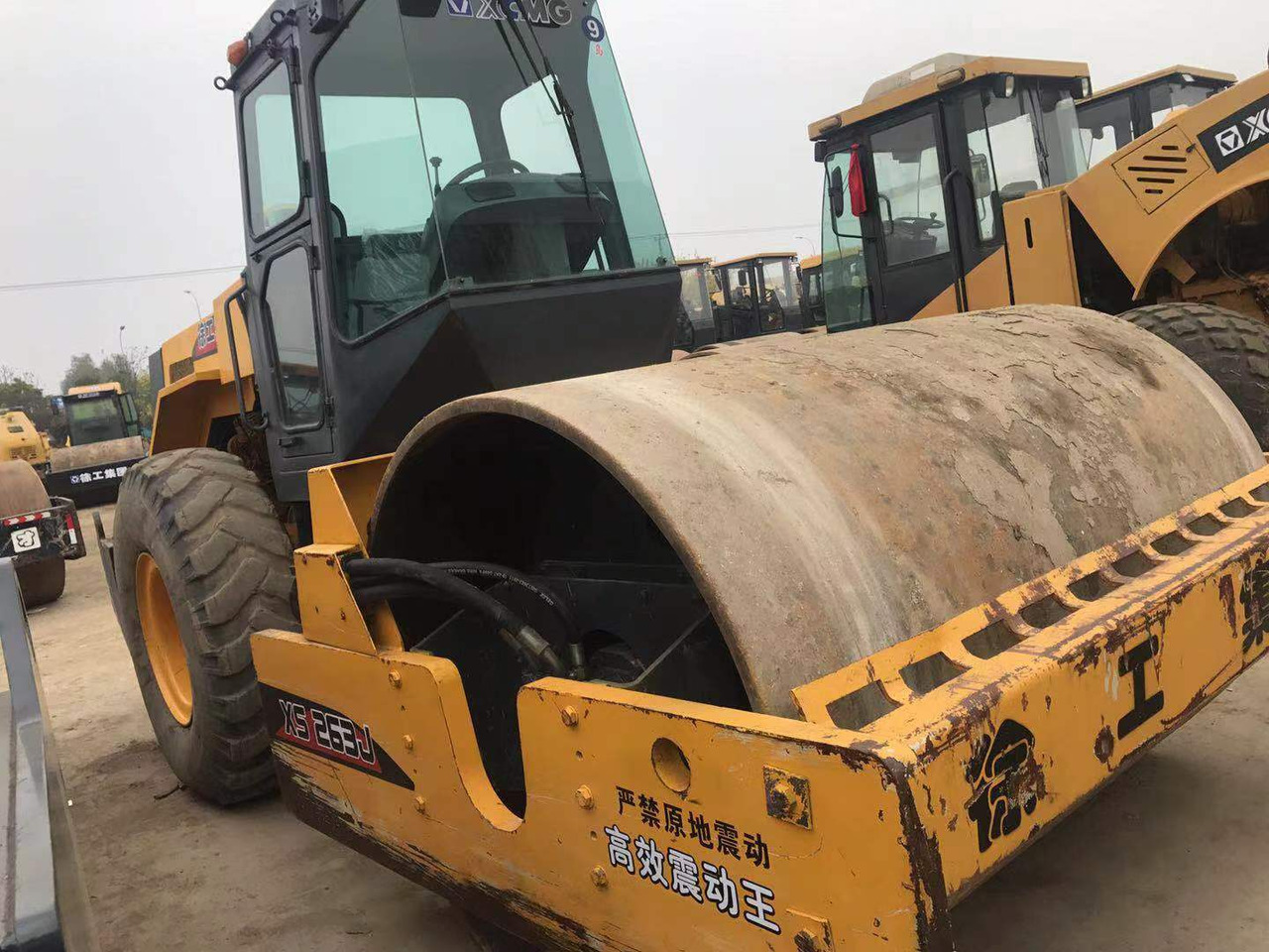XCMG XS263J - 로드 롤러 : 사진 4 XCMG XS263J - 로드 롤러 : 사진 4