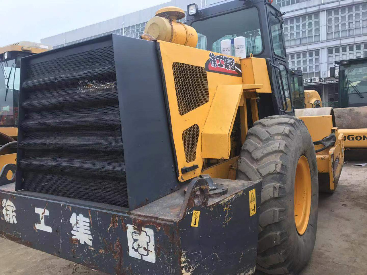 XCMG XS263J - 로드 롤러 : 사진 1 XCMG XS263J - 로드 롤러 : 사진 1