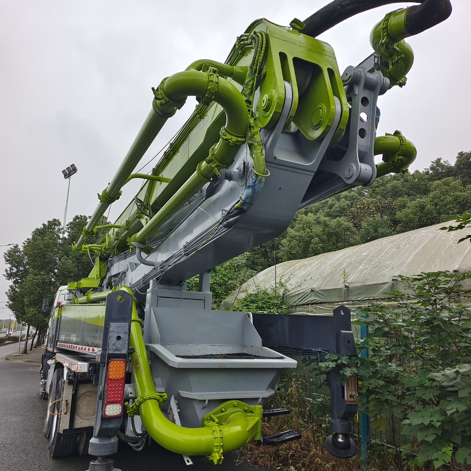 ZOOMLION ZLJ5336THBSE 47 METER PUMP TRUCK - 콘크리트 펌프 트럭 : 사진 2 ZOOMLION ZLJ5336THBSE 47 METER PUMP TRUCK - 콘크리트 펌프 트럭 : 사진 2
