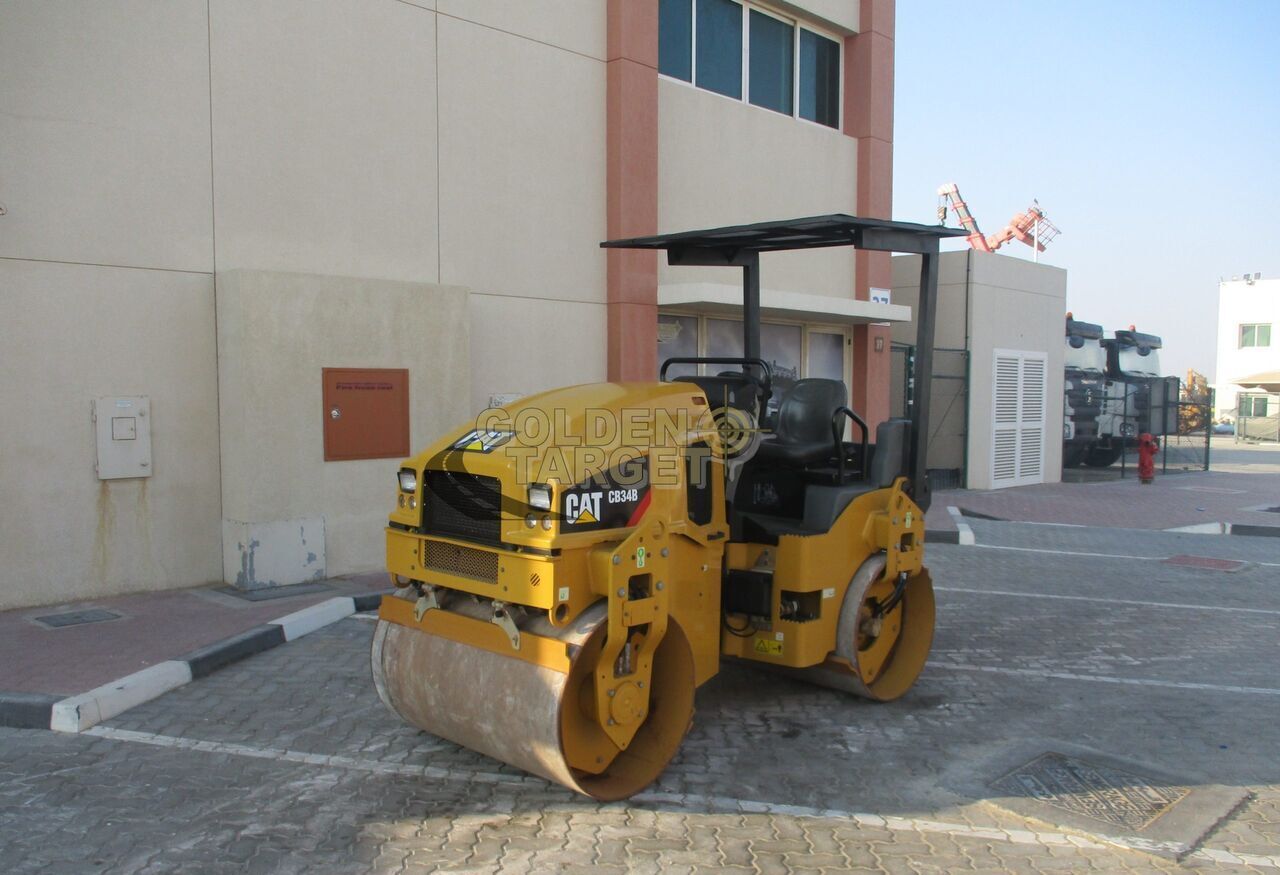 Caterpillar CB34B Double Drum Roller - 로드 롤러 : 사진 2 Caterpillar CB34B Double Drum Roller - 로드 롤러 : 사진 2