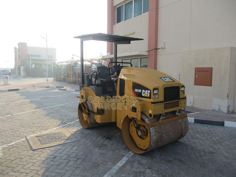 Caterpillar CB34B Tandem Roller - 농장 롤러 : 사진 1 Caterpillar CB34B Tandem Roller - 농장 롤러 : 사진 1