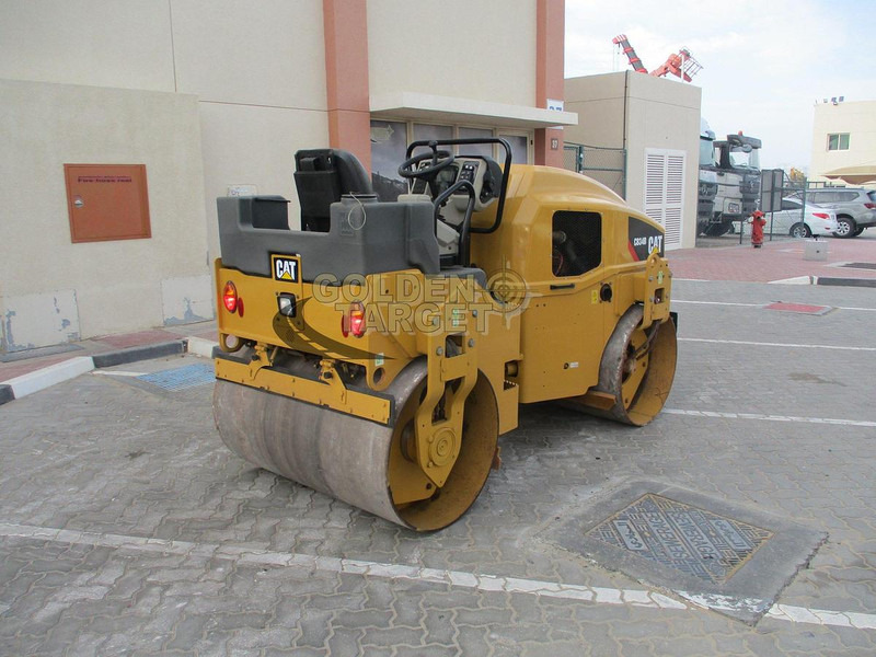 Caterpillar CB34B - 농장 롤러 : 사진 3 Caterpillar CB34B - 농장 롤러 : 사진 3