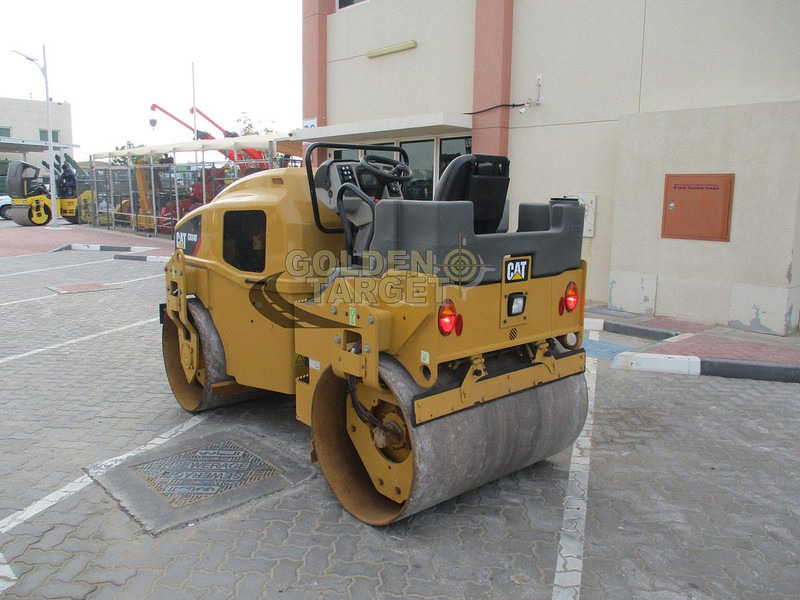 Caterpillar CB34B - 농장 롤러 : 사진 4 Caterpillar CB34B - 농장 롤러 : 사진 4