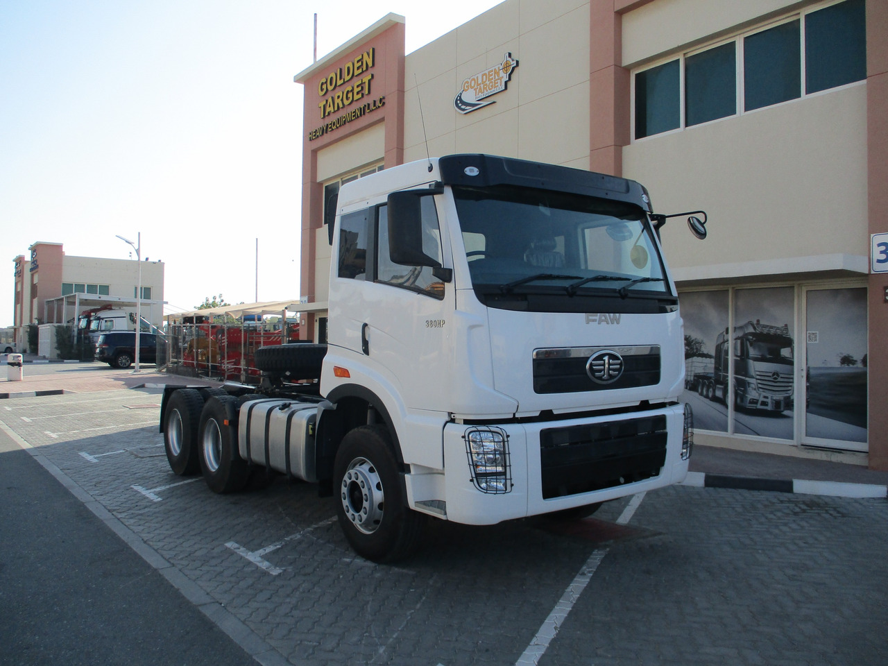 FAW 4181P2K15 6x4 Head Truck - 트랙터 유닛 : 사진 1 FAW 4181P2K15 6x4 Head Truck - 트랙터 유닛 : 사진 1