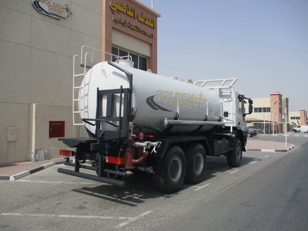 IVECO TRAKKER 380 6x6 Tanker - 유조트럭 : 사진 3 IVECO TRAKKER 380 6x6 Tanker - 유조트럭 : 사진 3