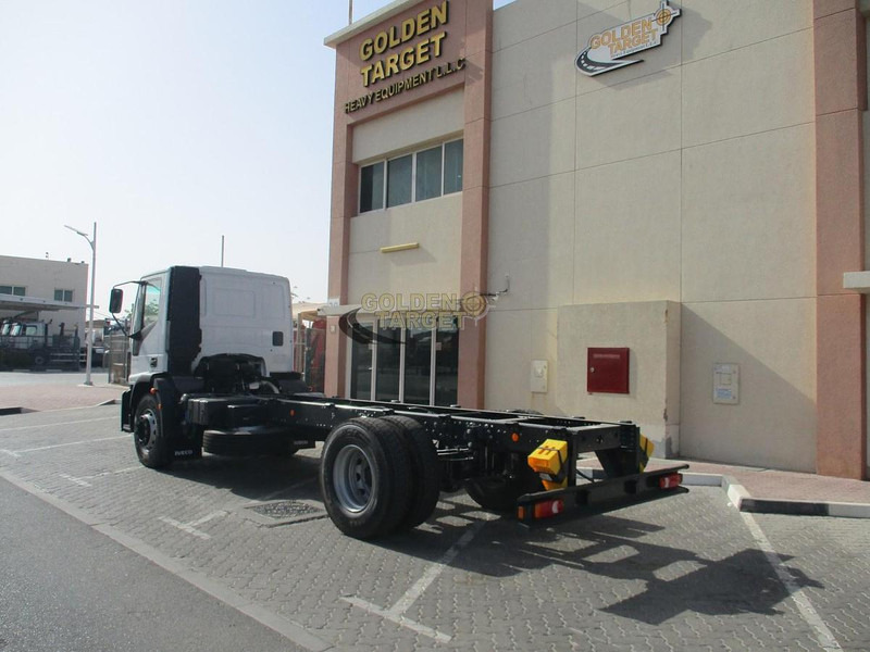 Iveco EUROCARGO 180E28 - 새시 세미 트레일러 : 사진 4 Iveco EUROCARGO 180E28 - 새시 세미 트레일러 : 사진 4