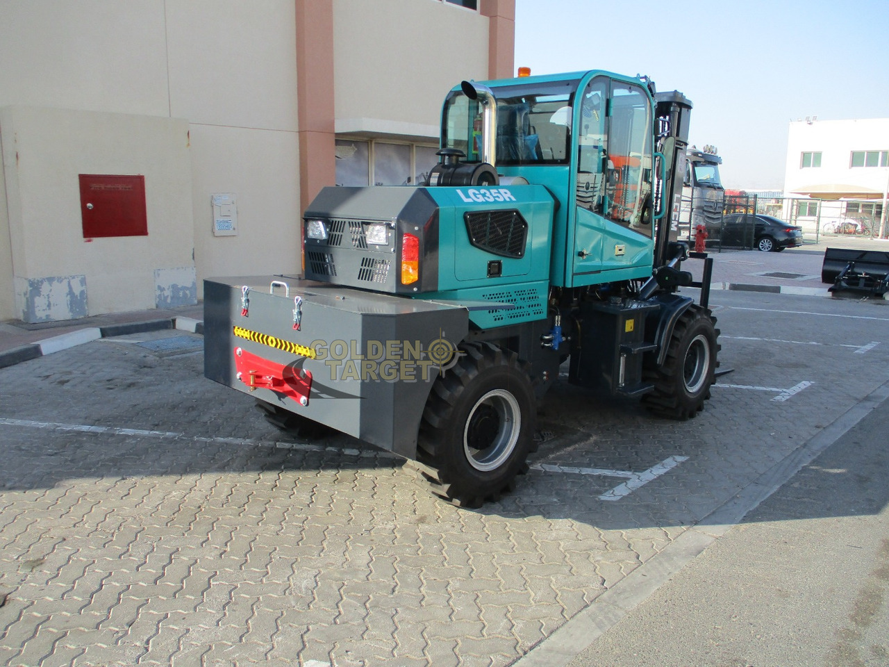 LGCM LG35R Rough Terrain Forklift - 디젤 지게차 : 사진 3 LGCM LG35R Rough Terrain Forklift - 디젤 지게차 : 사진 3