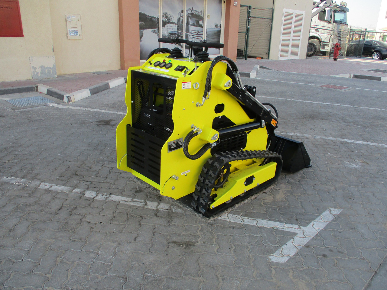 MACHPRO MPS330 Mini Skid Steer - 스키드 스티어 로더 : 사진 3 MACHPRO MPS330 Mini Skid Steer - 스키드 스티어 로더 : 사진 3