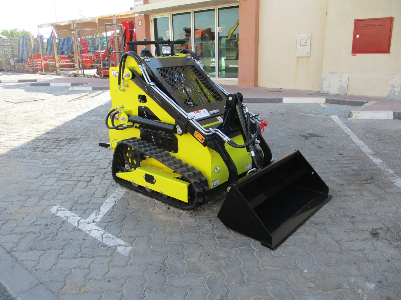 MACHPRO MPS330 Mini Skid Steer - 스키드 스티어 로더 : 사진 1 MACHPRO MPS330 Mini Skid Steer - 스키드 스티어 로더 : 사진 1