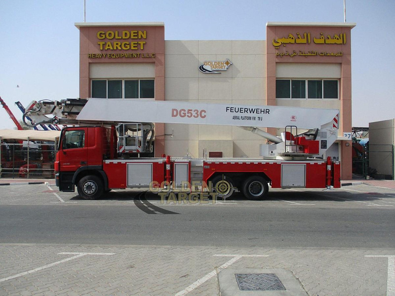 Mercedes-Benz Actros 3332 - 고가작업 플랫폼 : 사진 5 Mercedes-Benz Actros 3332 - 고가작업 플랫폼 : 사진 5