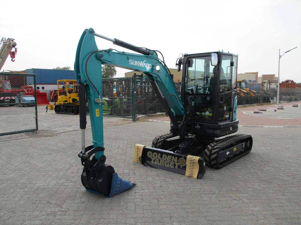 SUNWARD SWE35UF Mini Hydraulic Excavator - 미니 굴삭기 : 사진 2 SUNWARD SWE35UF Mini Hydraulic Excavator - 미니 굴삭기 : 사진 2
