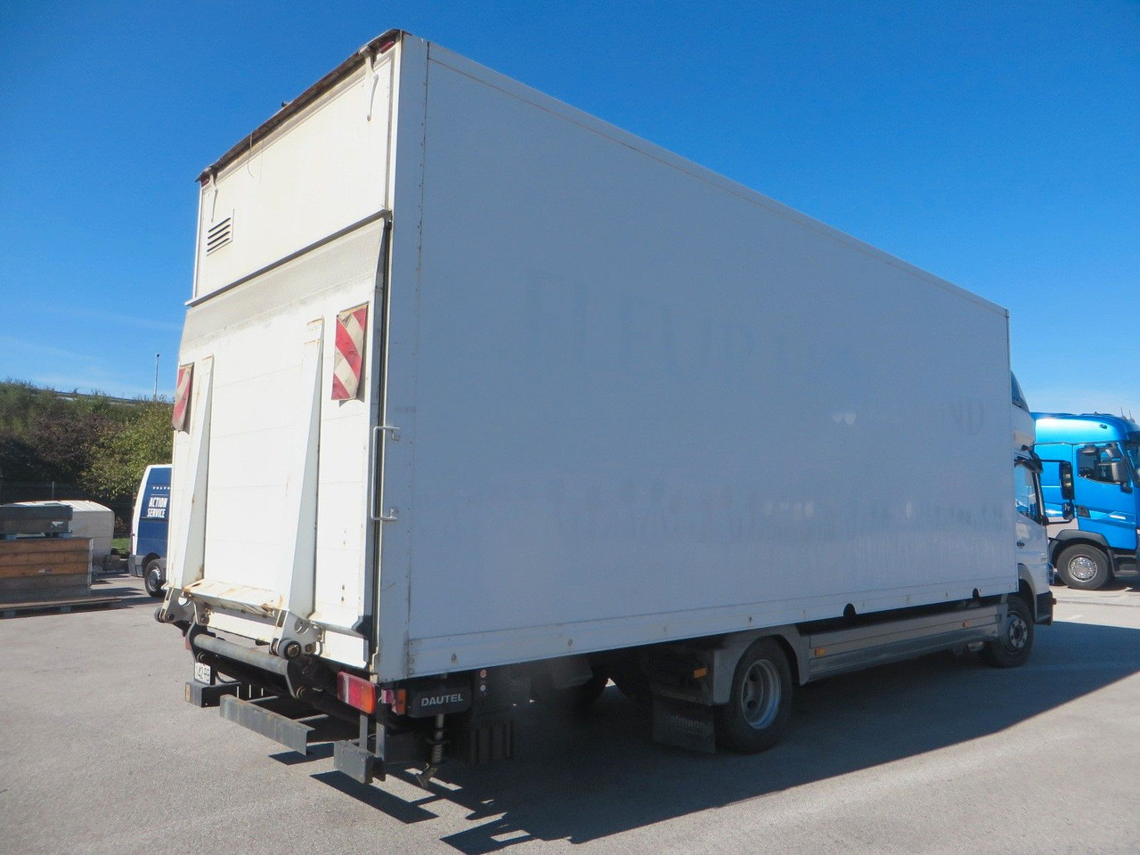 Mercedes-Benz Atego 1024 Box body with tail lift - 박스 트럭 : 사진 3 Mercedes-Benz Atego 1024 Box body with tail lift - 박스 트럭 : 사진 3