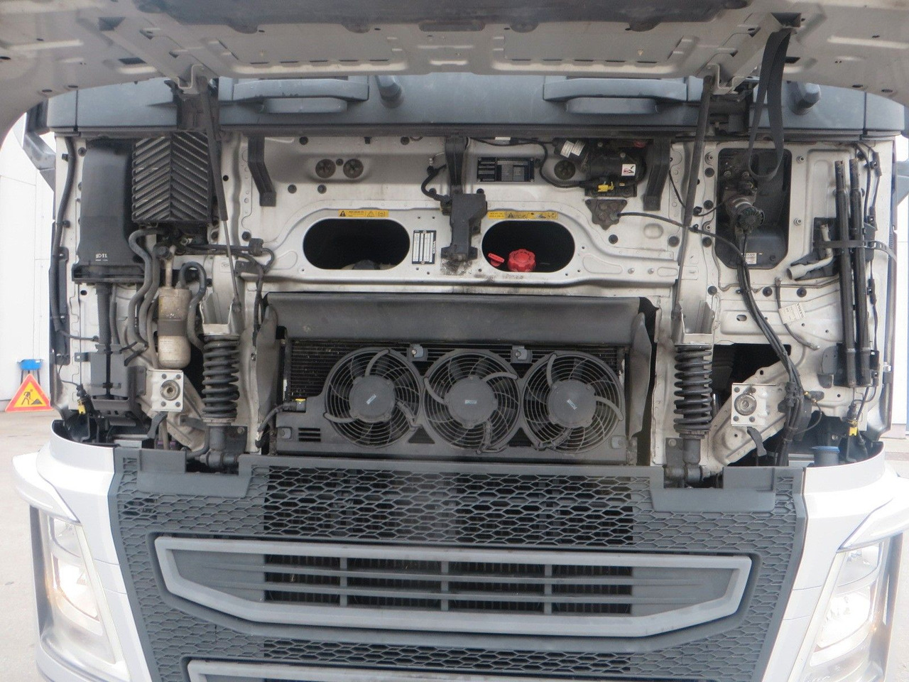 Volvo FH460 4x2Tractor - 트랙터 유닛 : 사진 5 Volvo FH460 4x2Tractor - 트랙터 유닛 : 사진 5