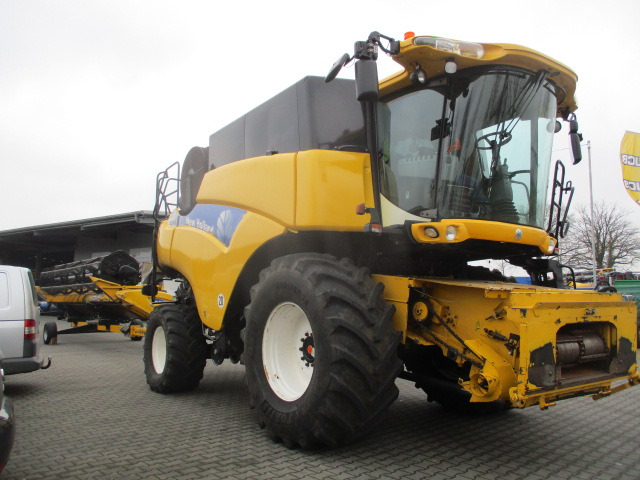 New Holland CR 9060 Elevation - 목초수확기 : 사진 2 New Holland CR 9060 Elevation - 목초수확기 : 사진 2