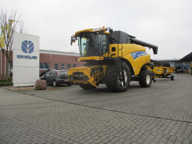 New Holland CR 9060 Elevation - 목초수확기 : 사진 4 New Holland CR 9060 Elevation - 목초수확기 : 사진 4
