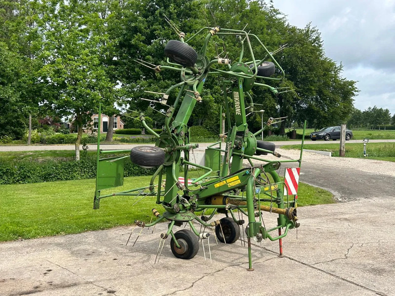 Krone KW 6.40 schudder schuilstelling hooibouw 6 elements - 반전기/ 레이크 : 사진 1 Krone KW 6.40 schudder schuilstelling hooibouw 6 elements - 반전기/ 레이크 : 사진 1