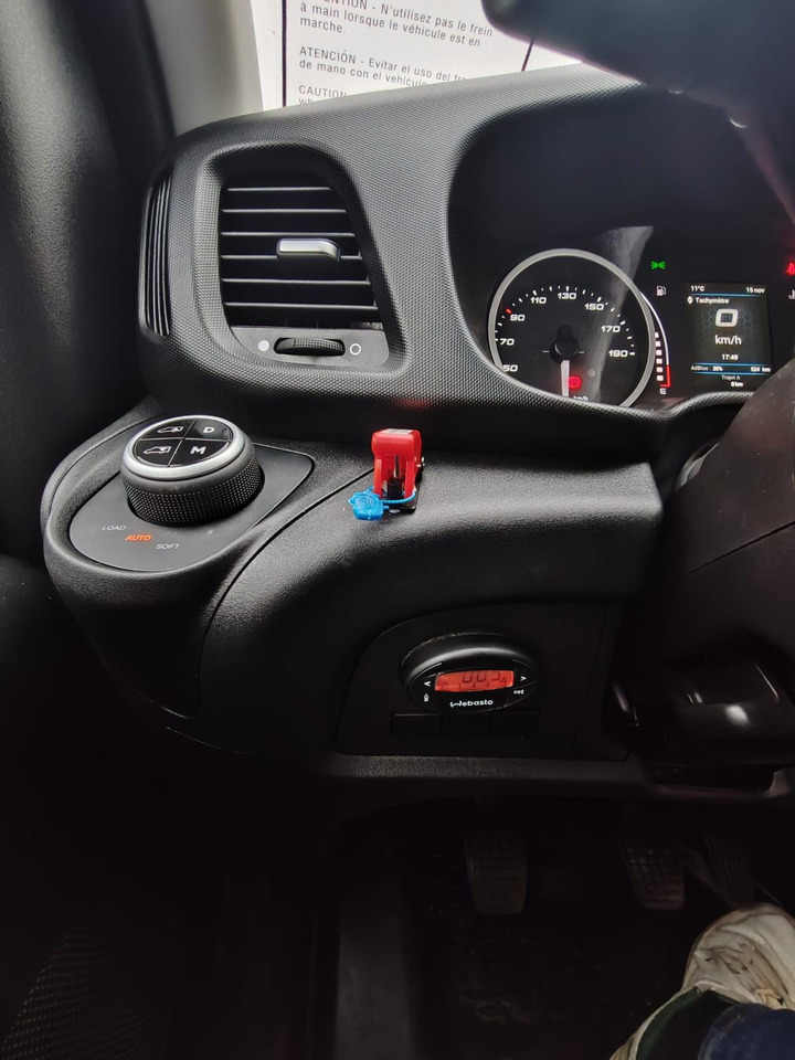 리스 5 MINIBUS IVECO DAILY NEUF ET NON IMMATRICULE 5 MINIBUS IVECO DAILY NEUF ET NON IMMATRICULE : 사진 14 리스 5 MINIBUS IVECO DAILY NEUF ET NON IMMATRICULE 5 MINIBUS IVECO DAILY NEUF ET NON IMMATRICULE : 사진 14