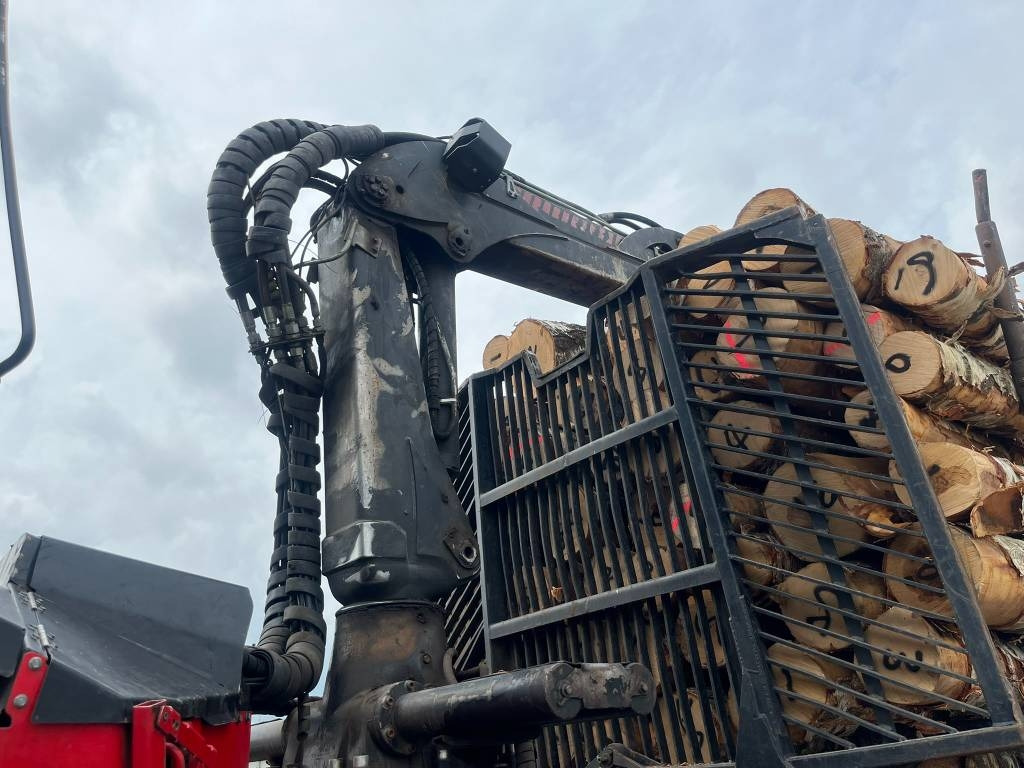 포워더 Komatsu 845 : 사진 17