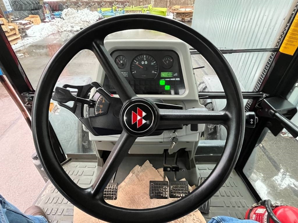 장궤형 트랙터 Massey Ferguson 5455 : 사진 11