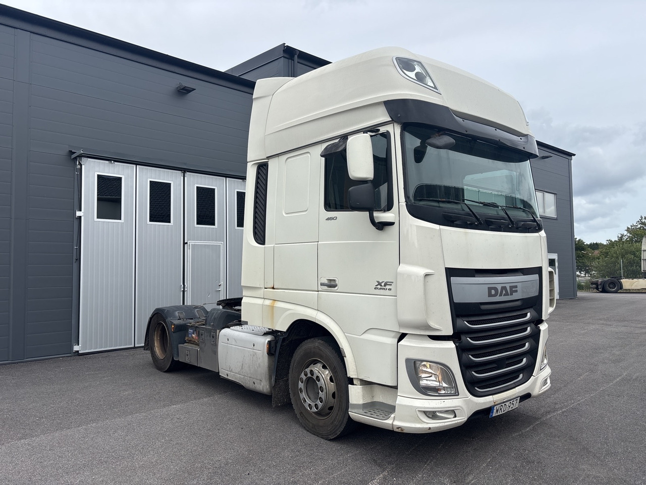 Dragbil DAF XF 460 4x2 FT -2015 | Super Space Cab - 트랙터 유닛 : 사진 1 Dragbil DAF XF 460 4x2 FT -2015 | Super Space Cab - 트랙터 유닛 : 사진 1
