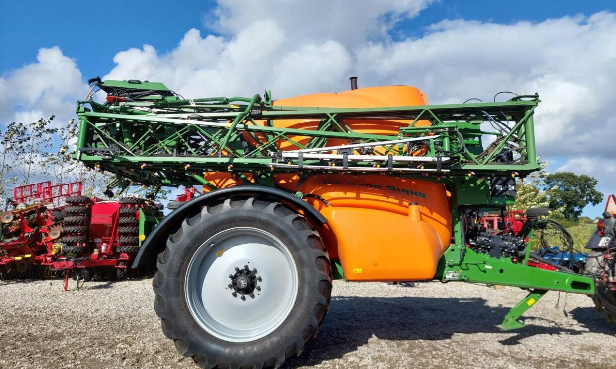 Amazone UX 6200 Super 36-24m med GPS - 견인 스프레이 : 사진 3 Amazone UX 6200 Super 36-24m med GPS - 견인 스프레이 : 사진 3