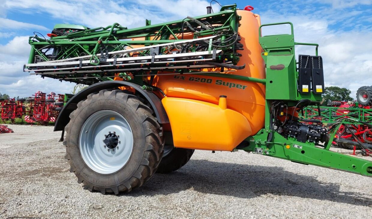 Amazone UX 6200 Super- 36m m GPS - 견인 스프레이 : 사진 1 Amazone UX 6200 Super- 36m m GPS - 견인 스프레이 : 사진 1