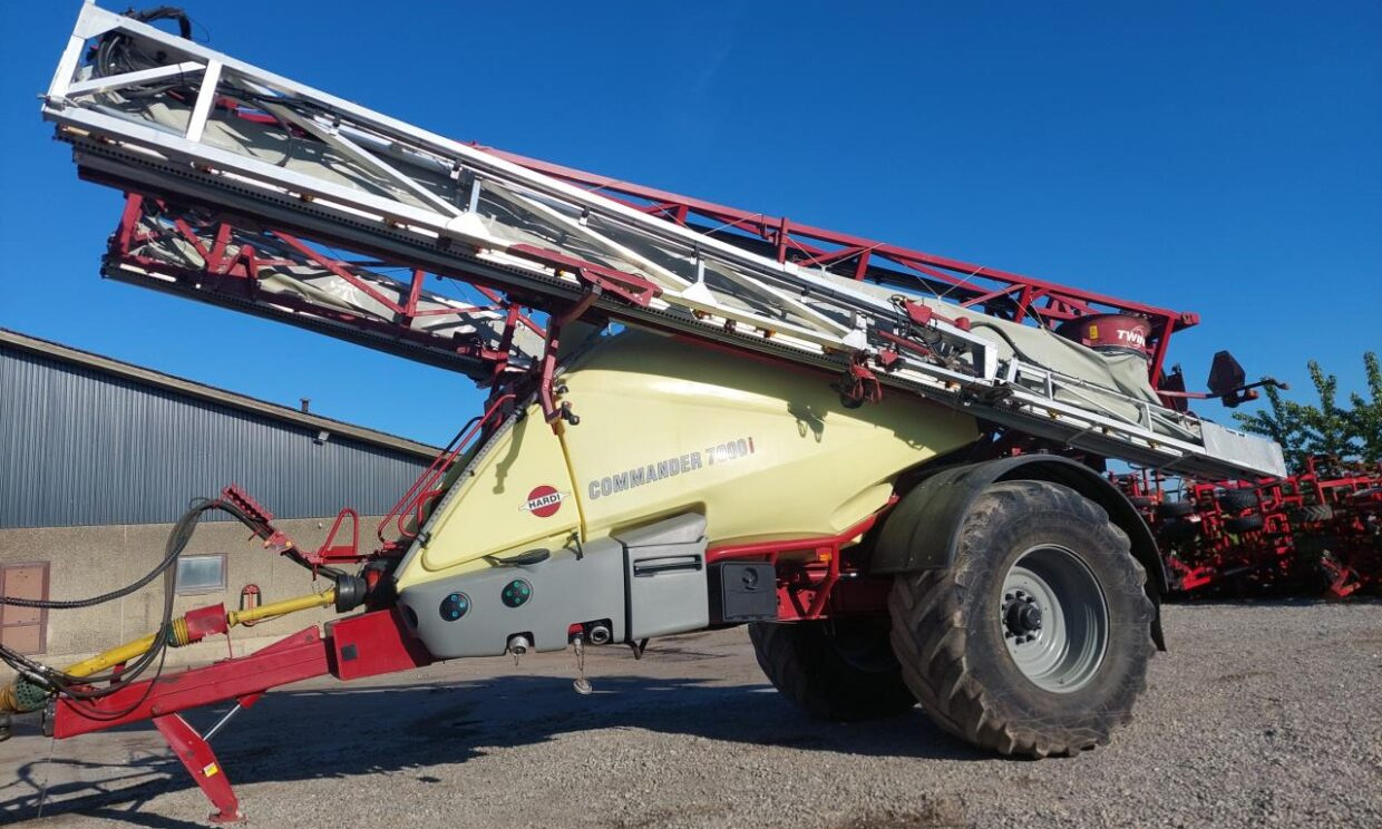 Hardi Commander 7000i - 36 m Twin - 견인 스프레이 : 사진 2 Hardi Commander 7000i - 36 m Twin - 견인 스프레이 : 사진 2
