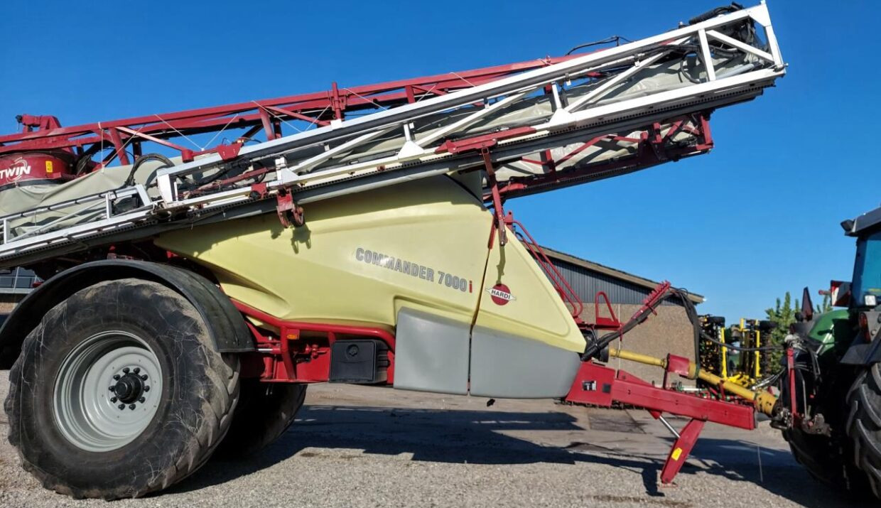 Hardi Commander 7000i - 36 m Twin - 견인 스프레이 : 사진 5 Hardi Commander 7000i - 36 m Twin - 견인 스프레이 : 사진 5