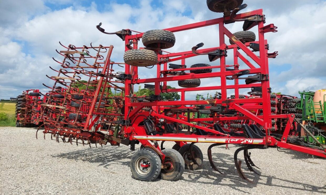 Horsch TERRANO 8 FG + Kverneland C - 디스크 해로 : 사진 1 Horsch TERRANO 8 FG + Kverneland C - 디스크 해로 : 사진 1