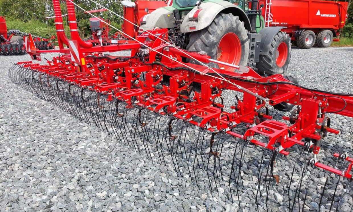Horsch Transformer 9 VF - 잔디 써레 : 사진 4 Horsch Transformer 9 VF - 잔디 써레 : 사진 4