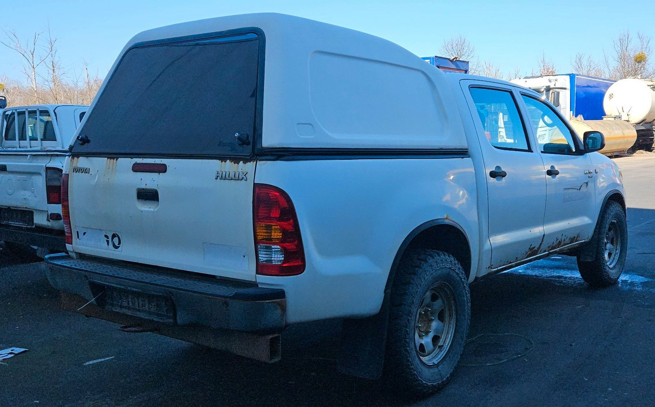 Toyota Hilux Double Cab 4x4 - SUV : 사진 3 Toyota Hilux Double Cab 4x4 - SUV : 사진 3