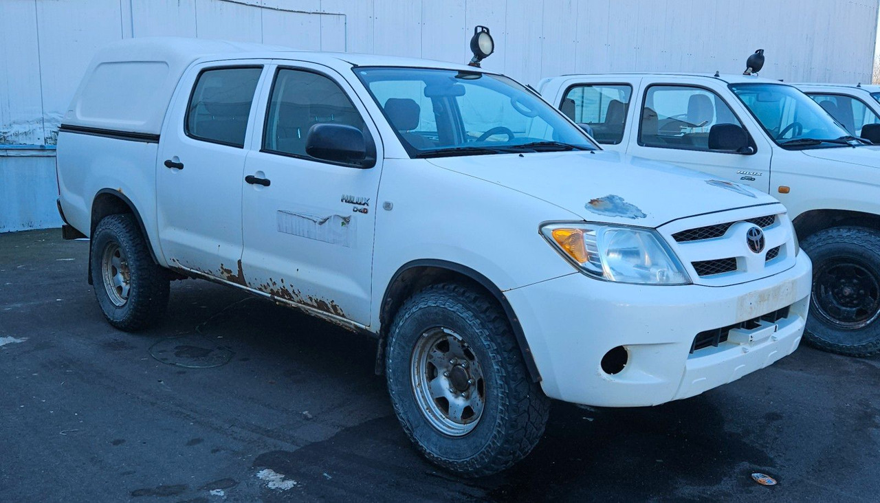 Toyota Hilux Double Cab 4x4 - SUV : 사진 2 Toyota Hilux Double Cab 4x4 - SUV : 사진 2