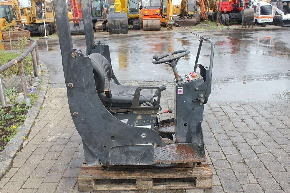 Bomag BW 100 AC 3 - 운전실 및 내부 콤비네이션 롤러 용 : 사진 1 Bomag BW 100 AC 3 - 운전실 및 내부 콤비네이션 롤러 용 : 사진 1