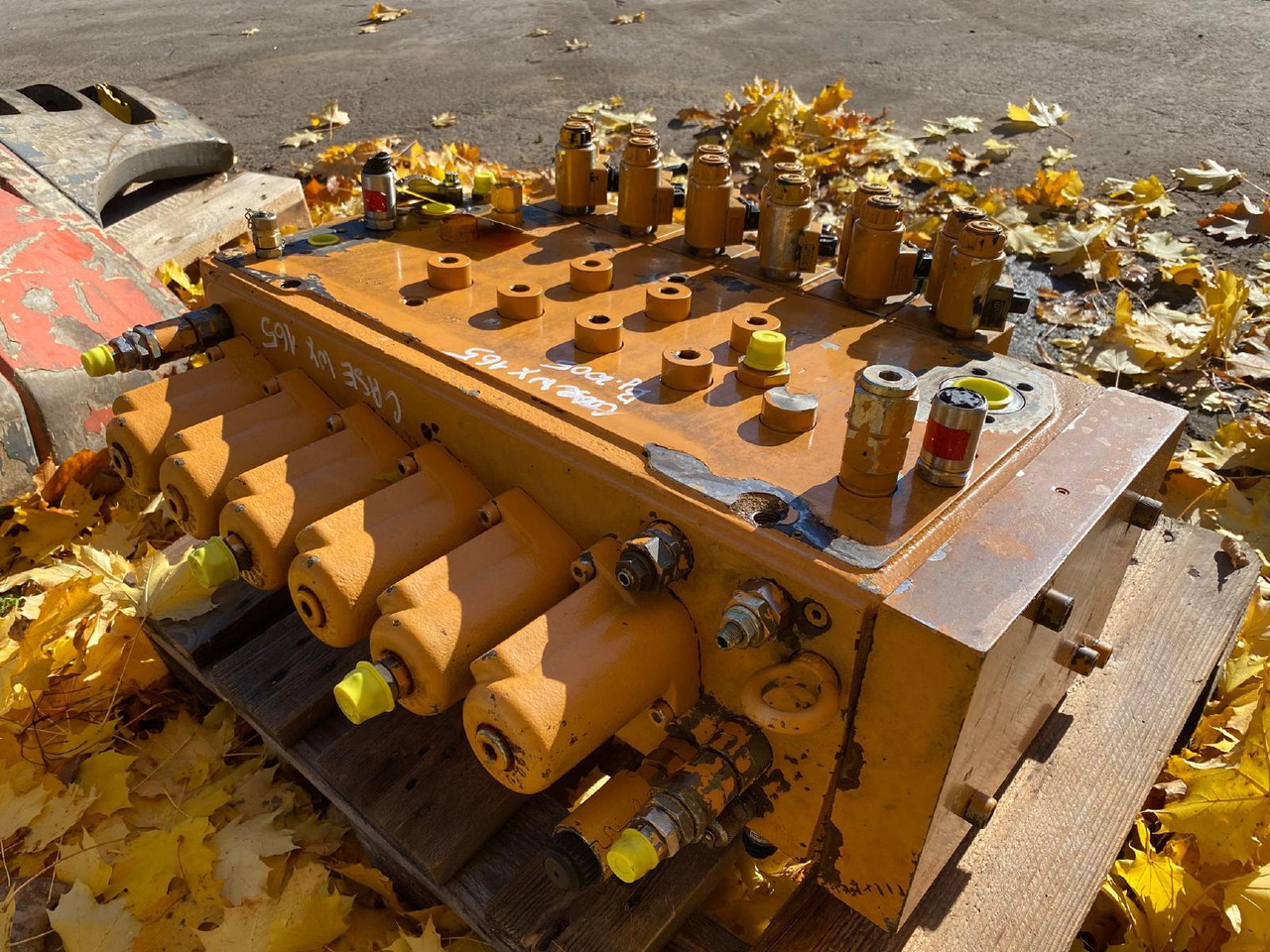 Case WX 165 - 유압 밸브 건설기계 용 : 사진 1 Case WX 165 - 유압 밸브 건설기계 용 : 사진 1